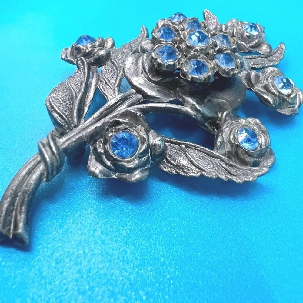 Vintage Little Nemo Pot Metal Brooch Large Blue Rhinestones Floral ‎ 3.25